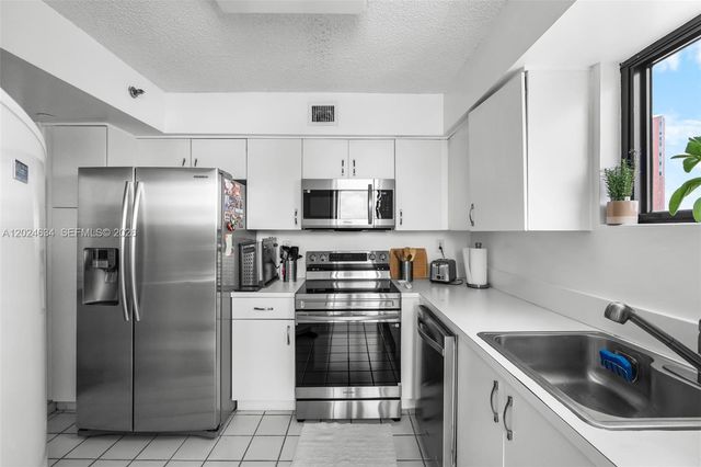 3300 NE 192nd St 1601, Aventura, FL 33180