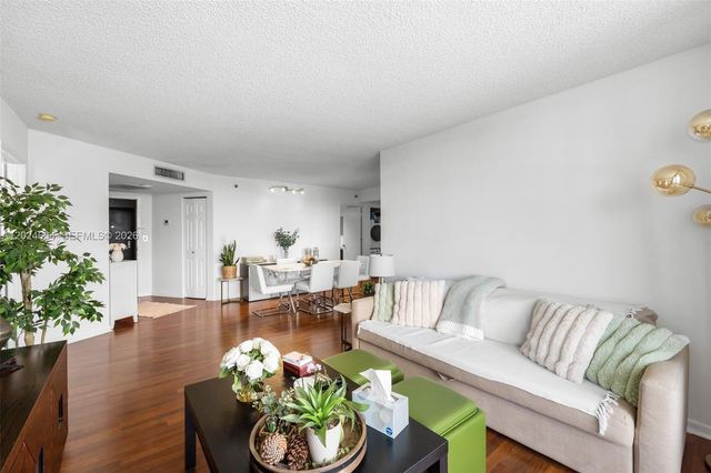 3300 NE 192nd St 1601, Aventura, FL 33180