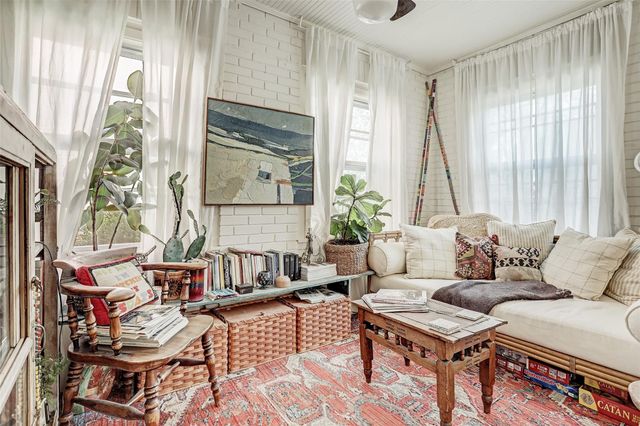 2112 Banks Street, Houston, TX 77098