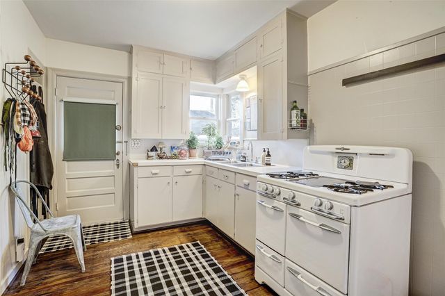 2112 Banks Street, Houston, TX 77098