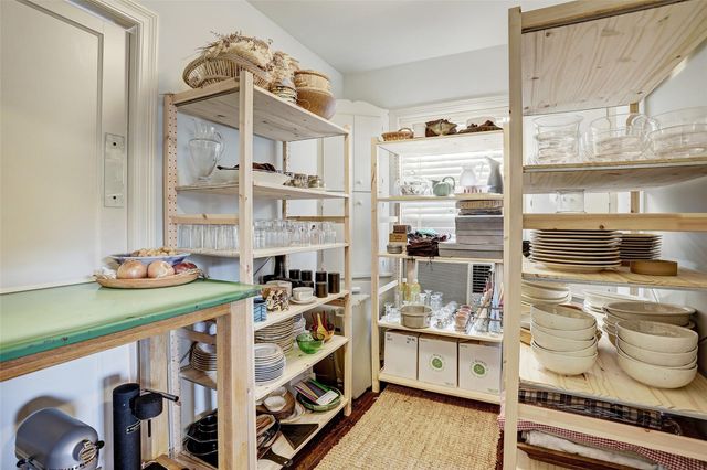 2112 Banks Street, Houston, TX 77098