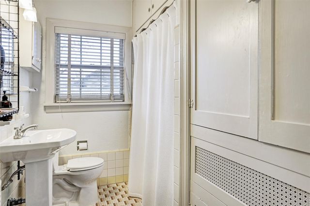 2112 Banks Street, Houston, TX 77098