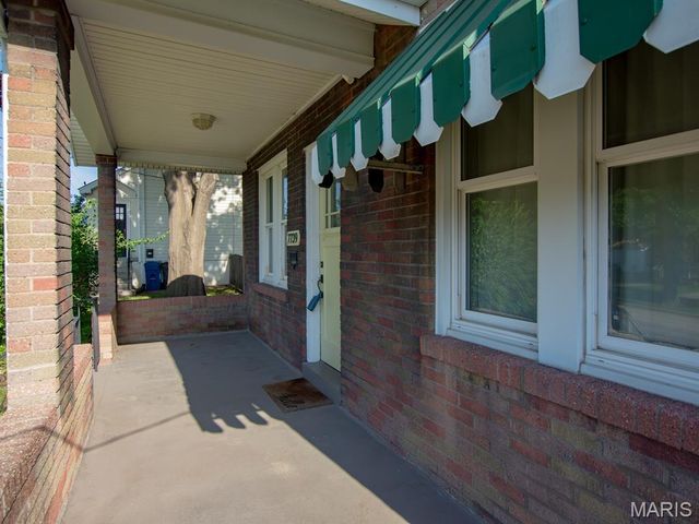 7739 Dale Avenue, St Louis, MO 63117
