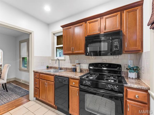 7739 Dale Avenue, St Louis, MO 63117