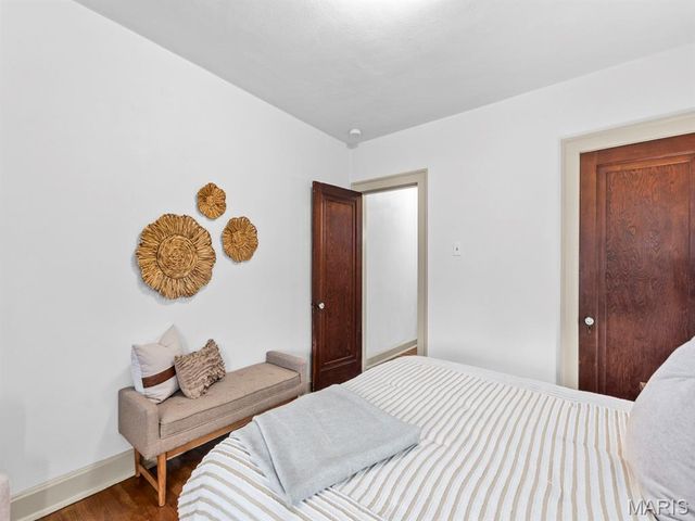 7739 Dale Avenue, St Louis, MO 63117