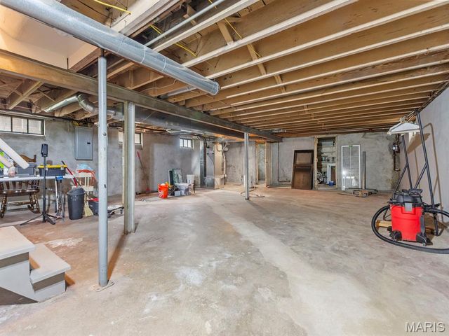 7739 Dale Avenue, St Louis, MO 63117