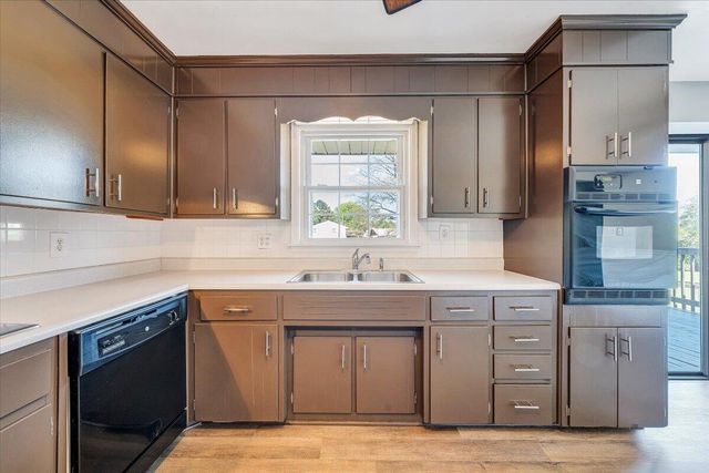 2407 Laura RD, Roanoke, VA 24017