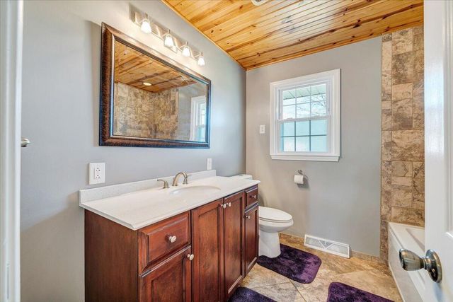 2407 Laura RD, Roanoke, VA 24017