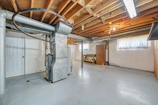 2407 Laura RD, Roanoke, VA 24017