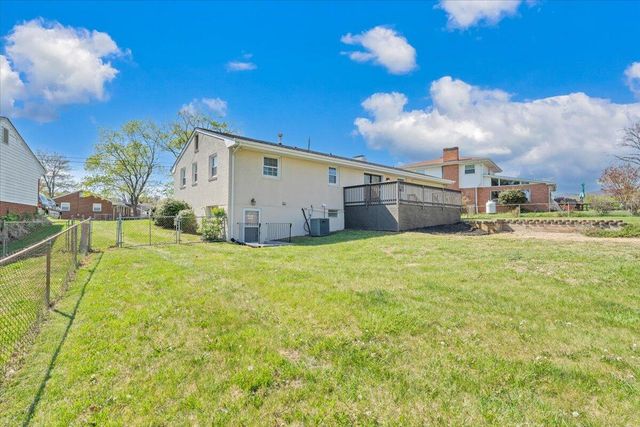 2407 Laura RD, Roanoke, VA 24017