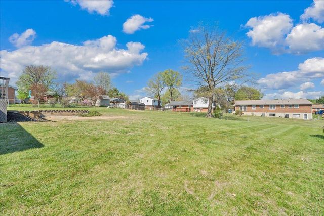 2407 Laura RD, Roanoke, VA 24017