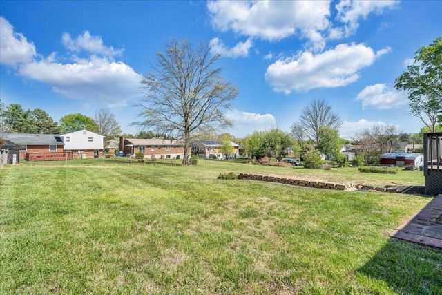 2407 Laura RD, Roanoke, VA 24017