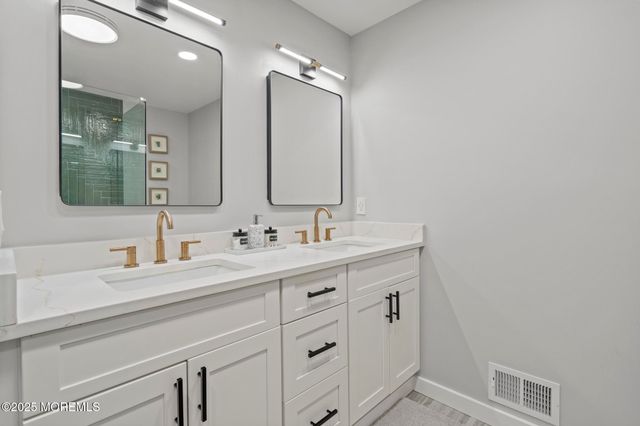 142 Orchid Court, Toms River, NJ 08753