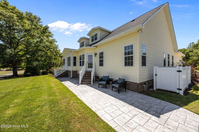 908 Taberna Circle, New Bern, NC 28562