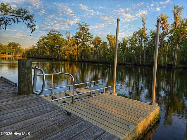 908 Taberna Circle, New Bern, NC 28562