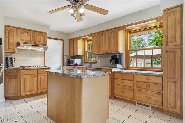 7068 Middlebrook Boulevard, Middleburg Heights, OH 44130