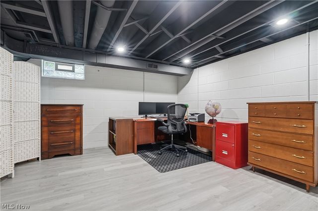 7068 Middlebrook Boulevard, Middleburg Heights, OH 44130