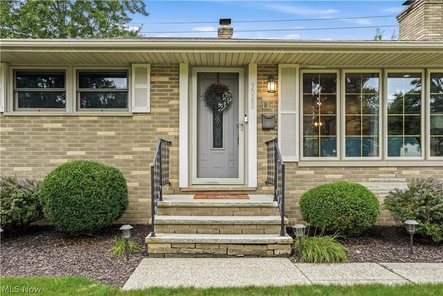 7068 Middlebrook Boulevard, Middleburg Heights, OH 44130