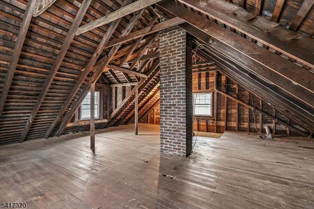 1 Baltusrol Pl, Summit City, NJ 07901