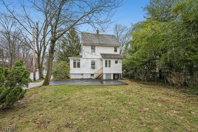 1 Baltusrol Pl, Summit City, NJ 07901