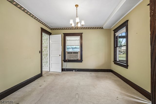 1 Baltusrol Pl, Summit City, NJ 07901