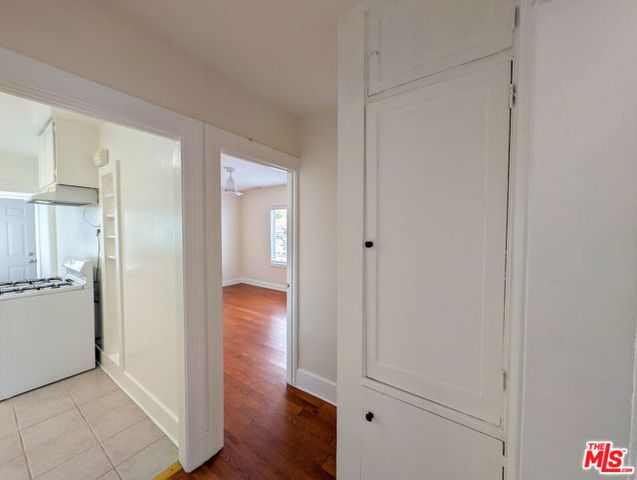 5942 Carlton Way, Los Angeles, CA 90028