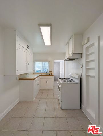 5942 Carlton Way, Los Angeles, CA 90028