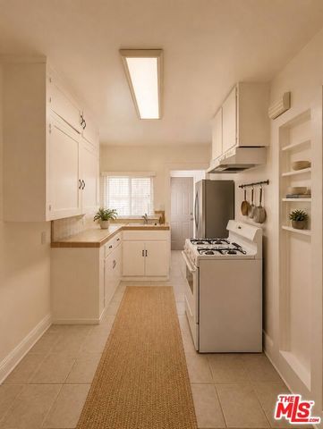 5942 Carlton Way, Los Angeles, CA 90028