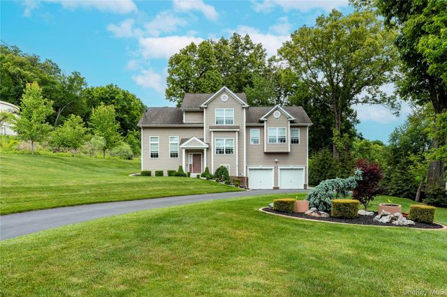 38 Dogwood Road, Hopewell Junction, NY 12533