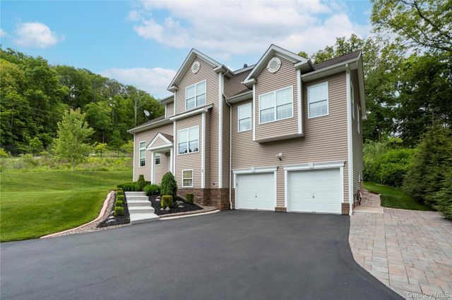 38 Dogwood Road, Hopewell Junction, NY 12533