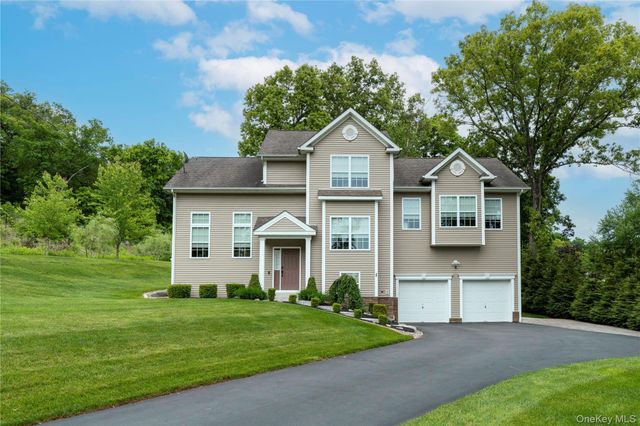 38 Dogwood Road, Hopewell Junction, NY 12533