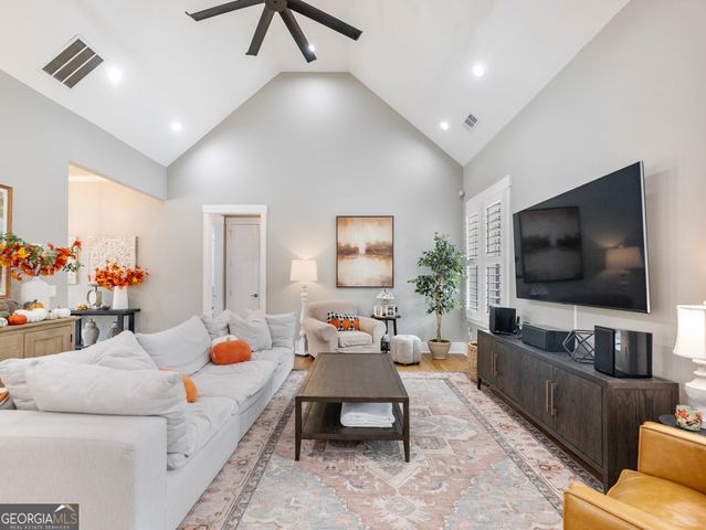 5634 Autumn Flame Drive, Braselton, GA 30517