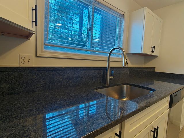 66 Highwood Drive 66, Franklin, MA 02038