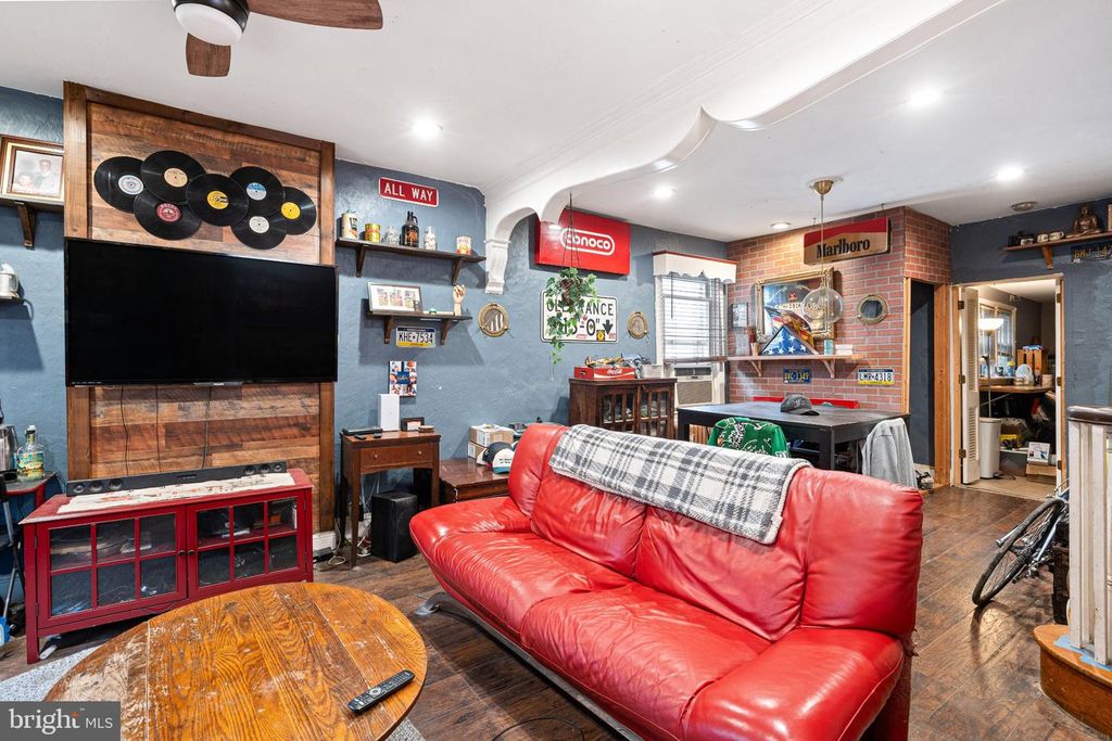 2500 MANTON ST, Philadelphia, PA 19146 — photo 4