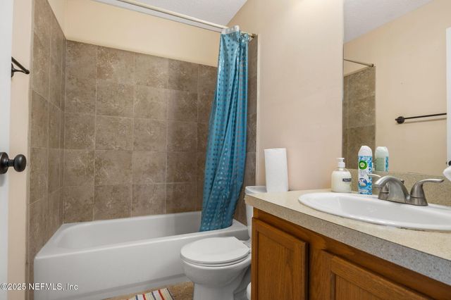 1966 N LAKESHORE Drive, Fleming Island, FL 32003