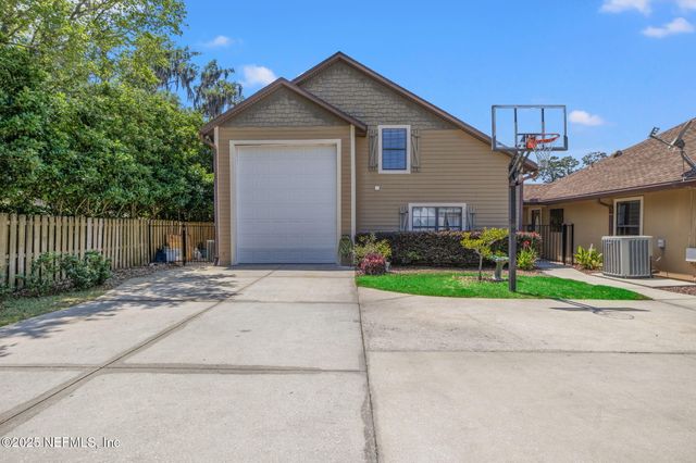 1966 N LAKESHORE Drive, Fleming Island, FL 32003