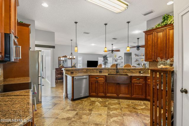 1966 N LAKESHORE Drive, Fleming Island, FL 32003