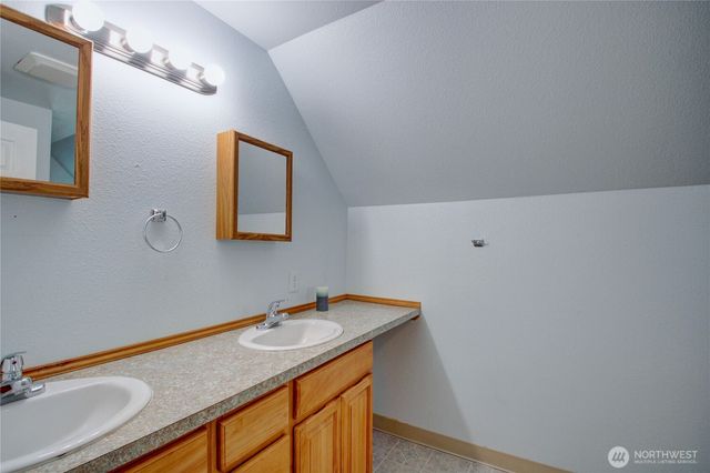 3196 Hawks Prairie Road, Oak Harbor, WA 98277