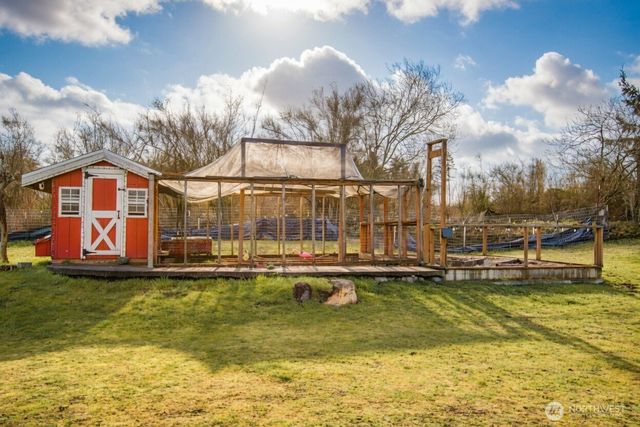 3196 Hawks Prairie Road, Oak Harbor, WA 98277