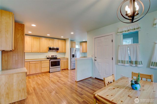 3196 Hawks Prairie Road, Oak Harbor, WA 98277