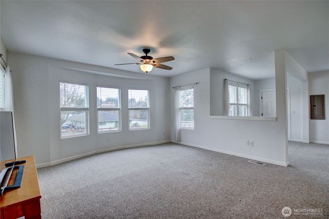 3196 Hawks Prairie Road, Oak Harbor, WA 98277