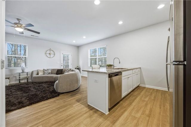 3175 Meadowstone Lane SW, Atlanta, GA 30331