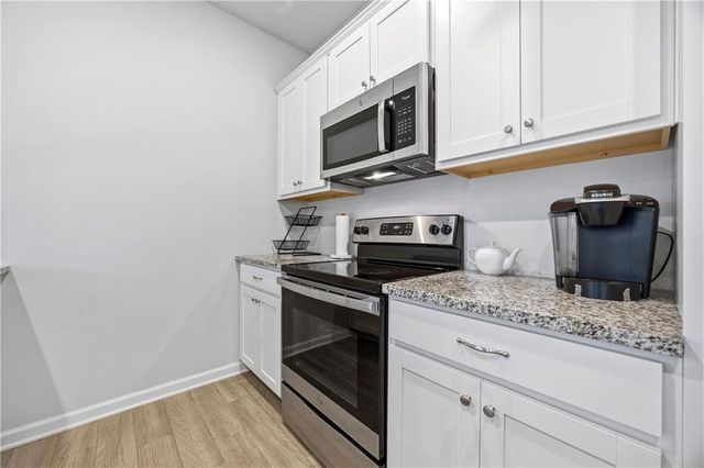 3175 Meadowstone Lane SW, Atlanta, GA 30331