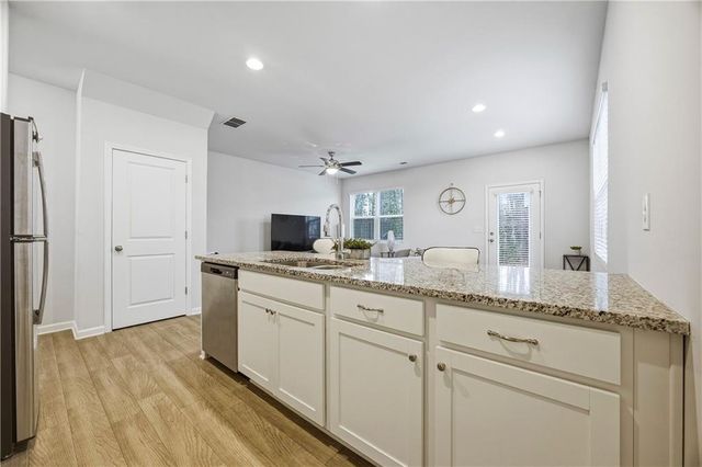 3175 Meadowstone Lane SW, Atlanta, GA 30331