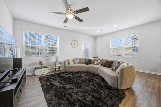 3175 Meadowstone Lane SW, Atlanta, GA 30331