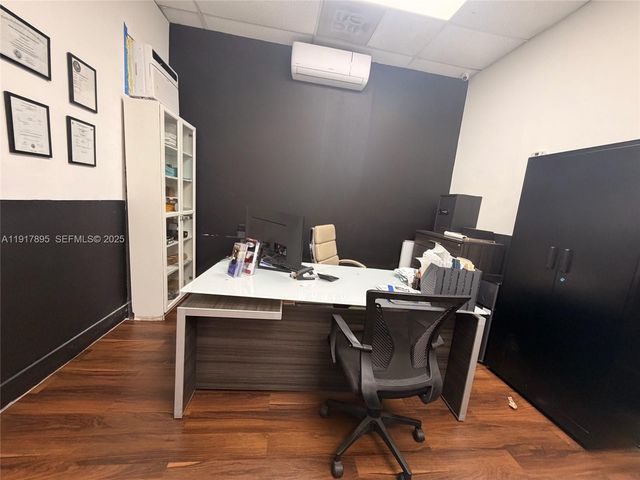 7298 NW 54th St, Miami, FL 33166