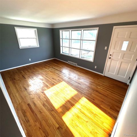 17225 Bell Avenue, Eastpointe, MI 48021