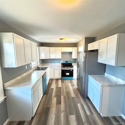 17225 Bell Avenue, Eastpointe, MI 48021