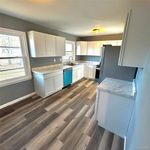 17225 Bell Avenue, Eastpointe, MI 48021