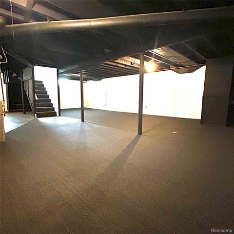 17225 Bell Avenue, Eastpointe, MI 48021